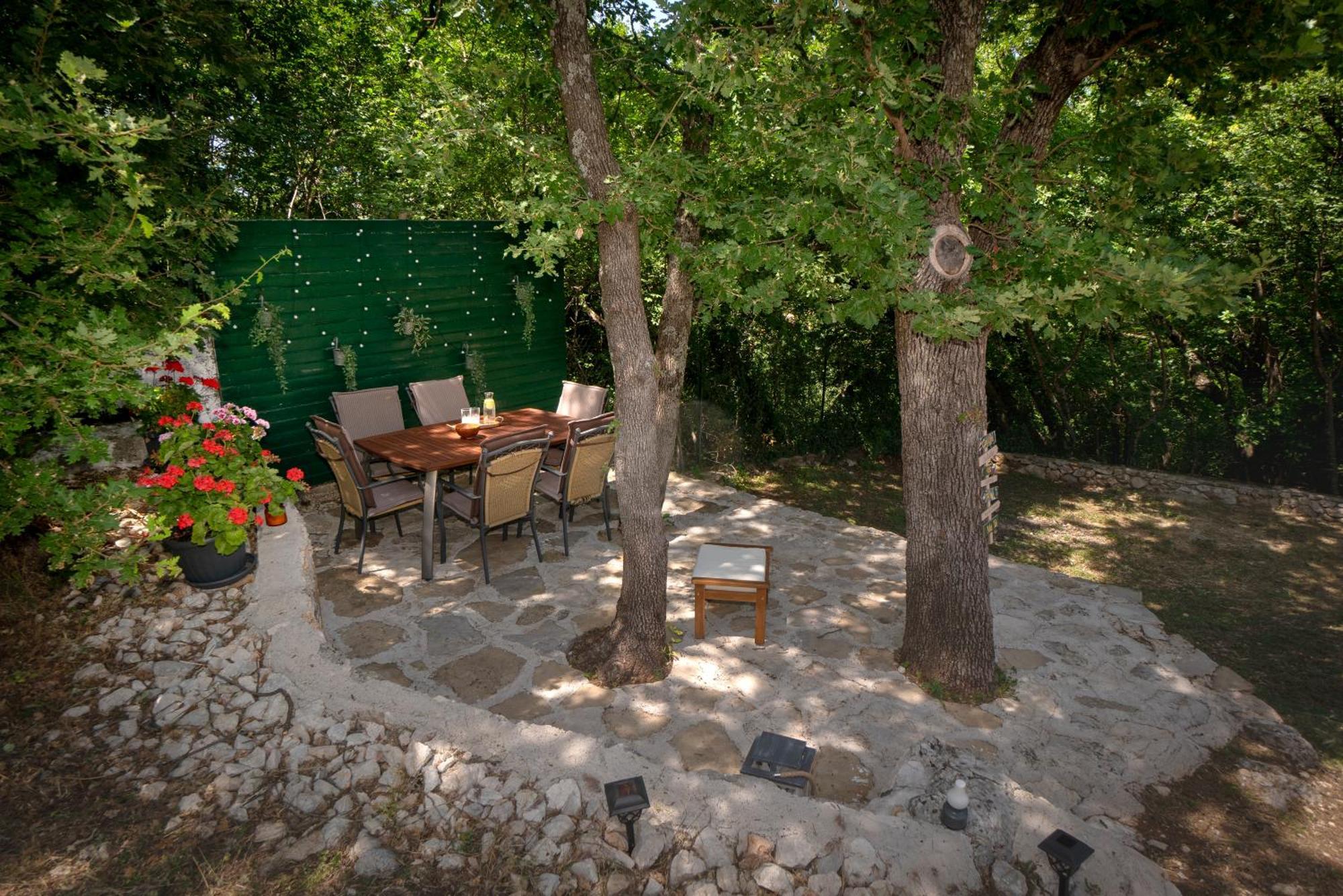 Apartments Srdanovic Омиш Экстерьер фото