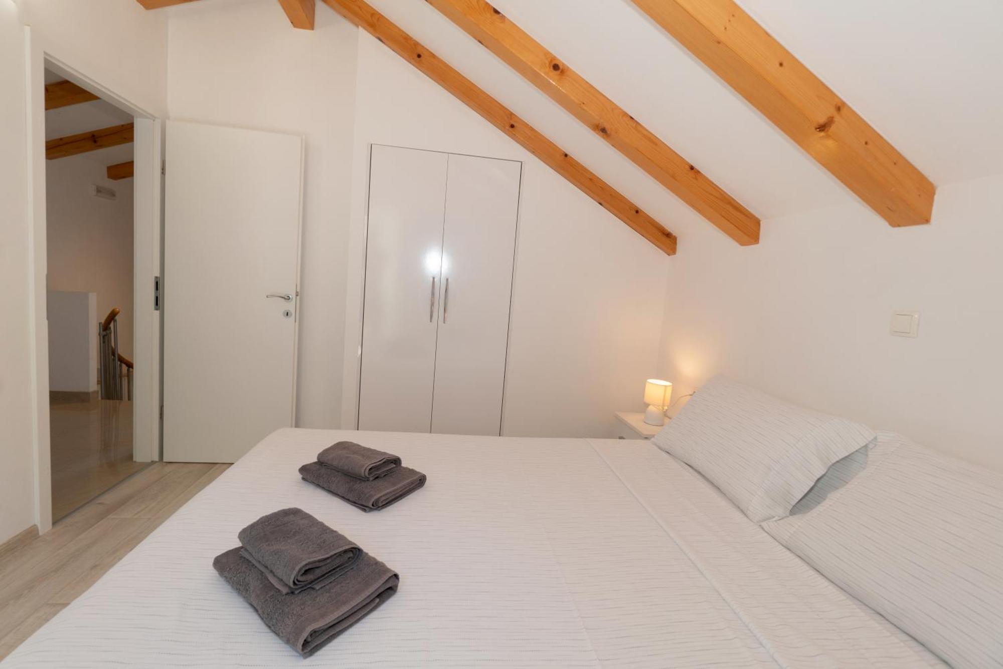 Apartments Srdanovic Омиш Экстерьер фото