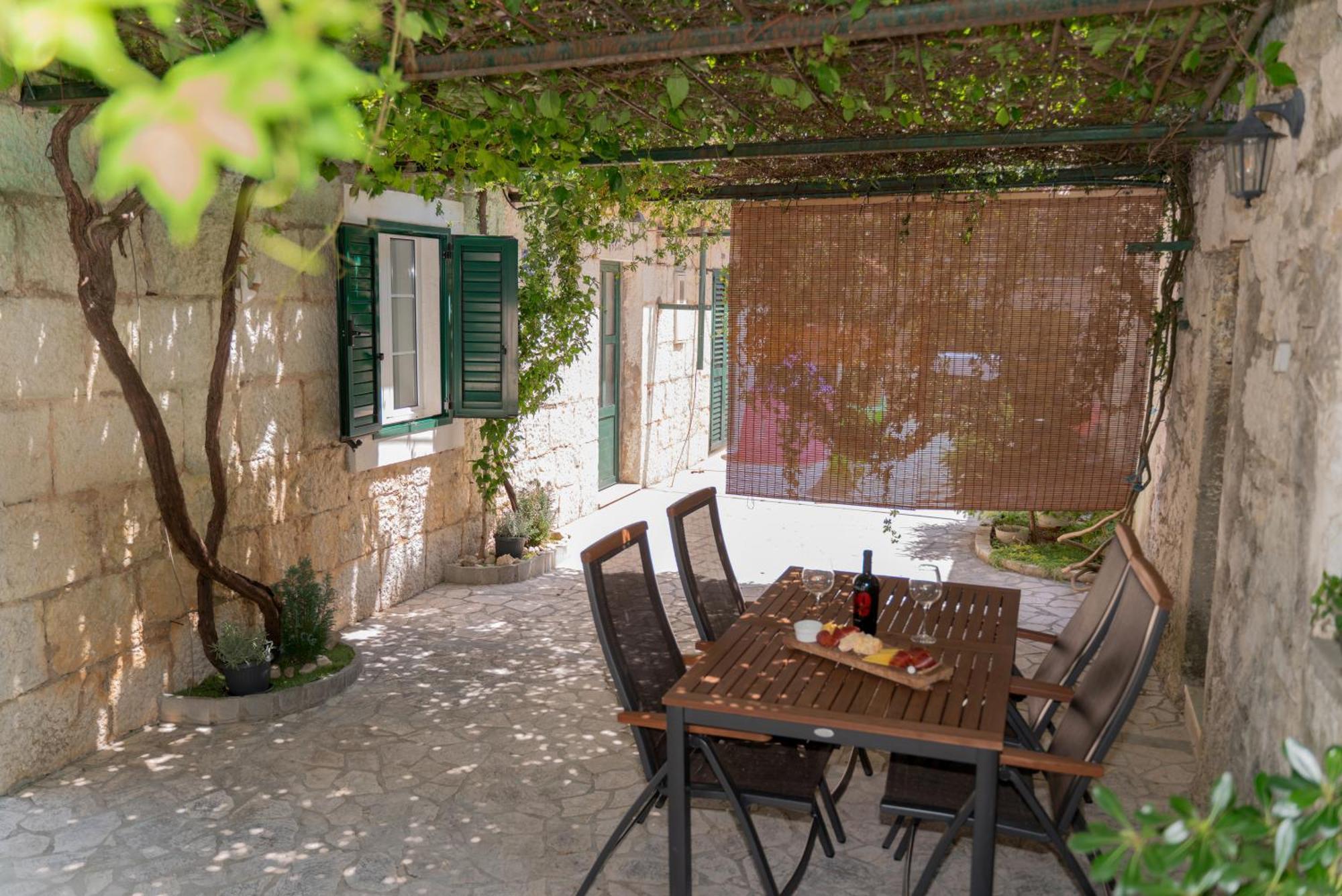 Apartments Srdanovic Омиш Экстерьер фото