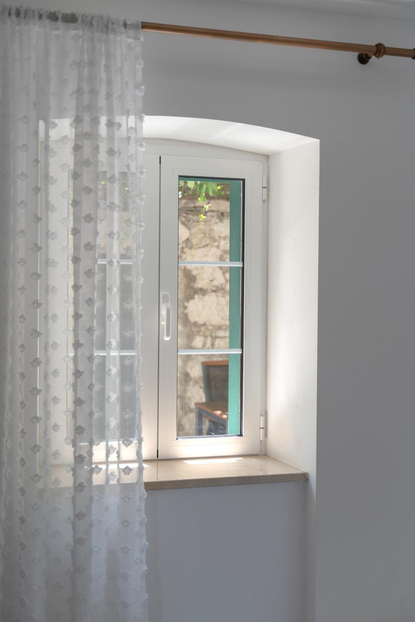 Apartments Srdanovic Омиш Экстерьер фото