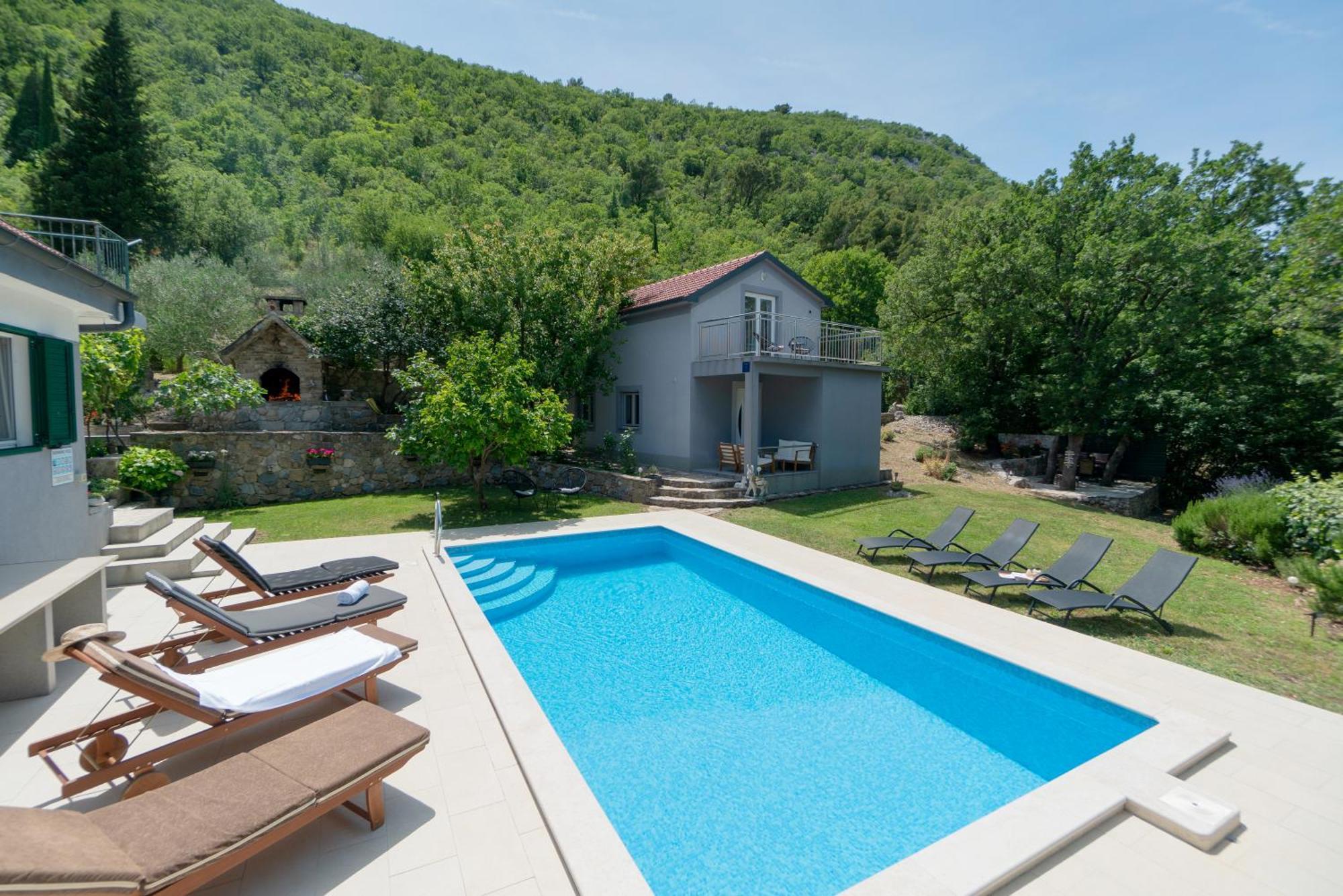 Apartments Srdanovic Омиш Экстерьер фото