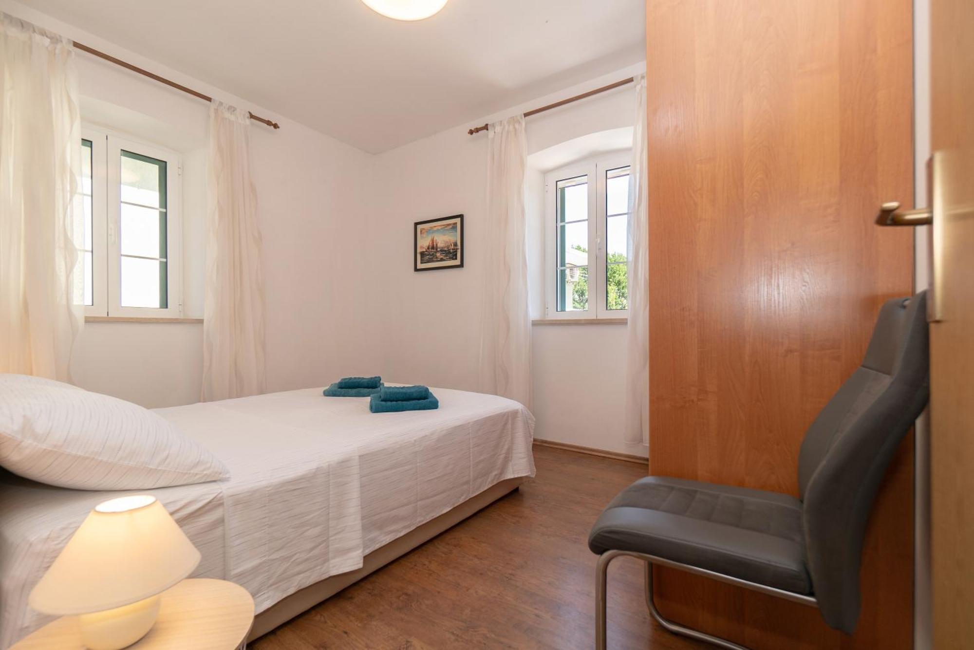 Apartments Srdanovic Омиш Экстерьер фото