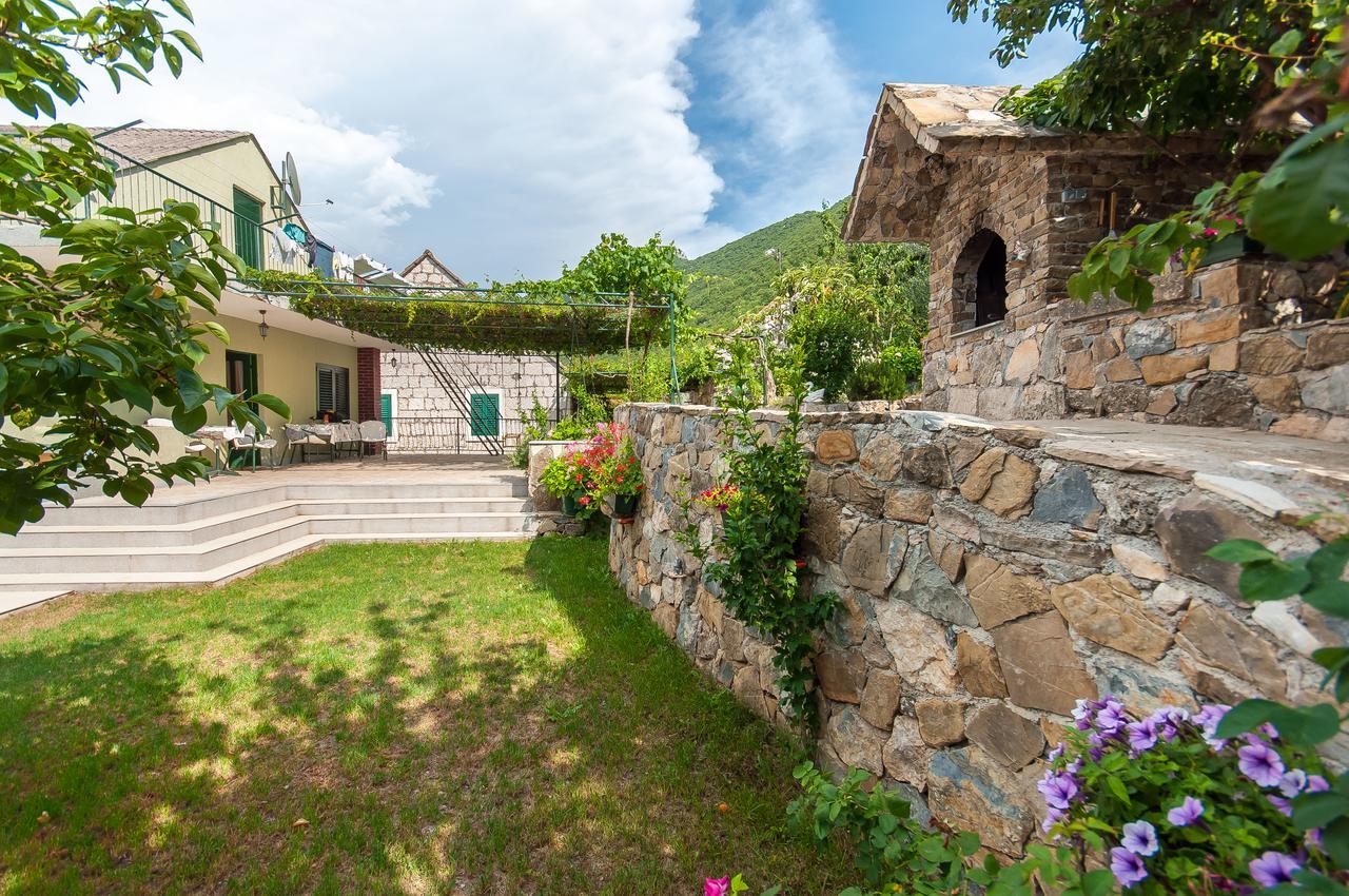 Apartments Srdanovic Омиш Экстерьер фото